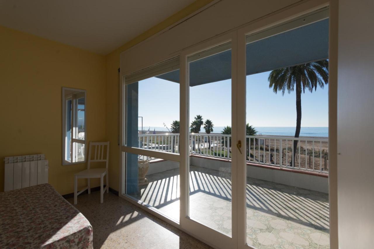 Apartamento En 1Era Linea Mar Con Terraza De 25M2 Castelldefels Luaran gambar