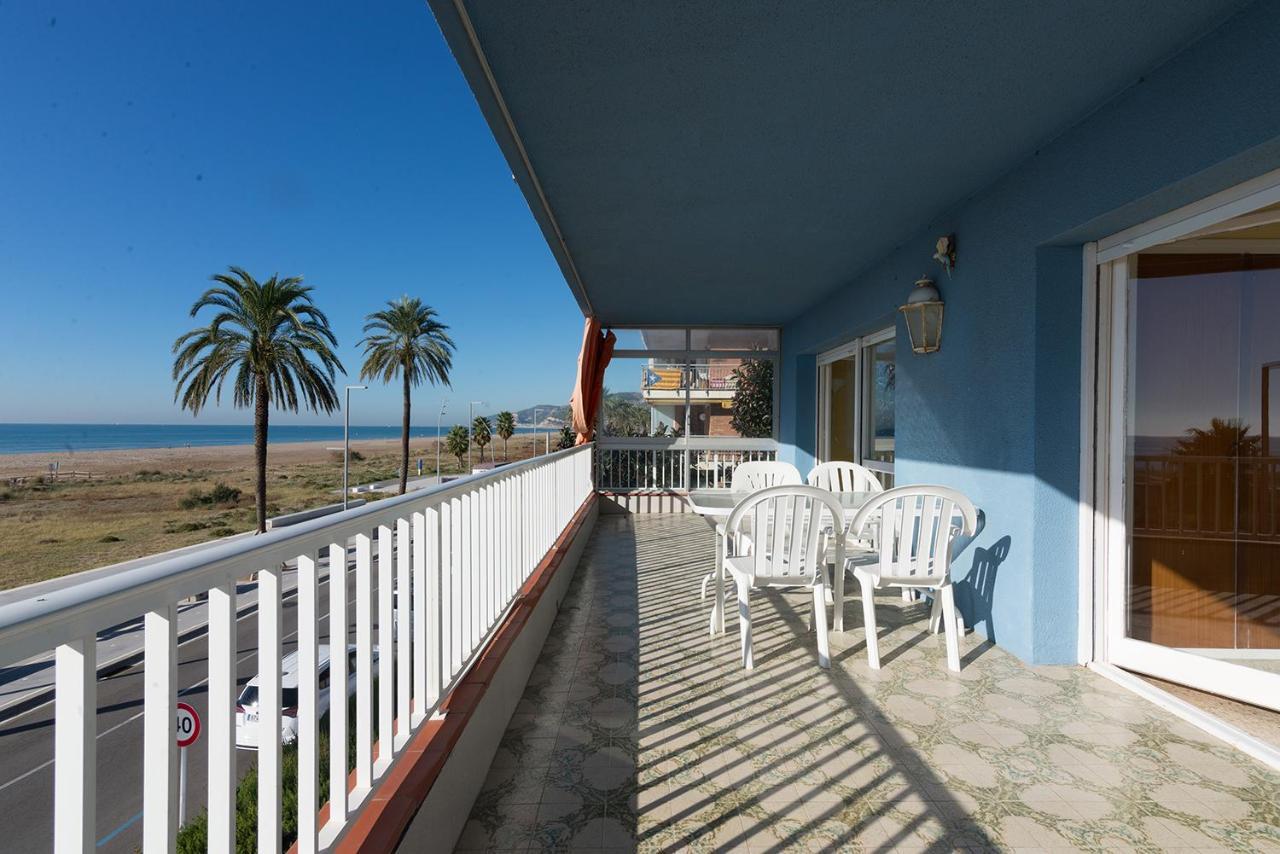 Apartamento En 1Era Linea Mar Con Terraza De 25M2 Castelldefels Luaran gambar