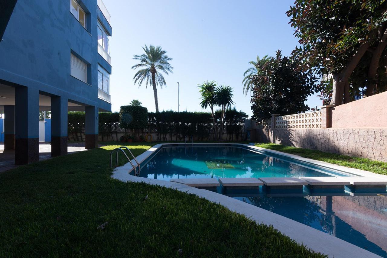 Apartamento En 1Era Linea Mar Con Terraza De 25M2 Castelldefels Luaran gambar